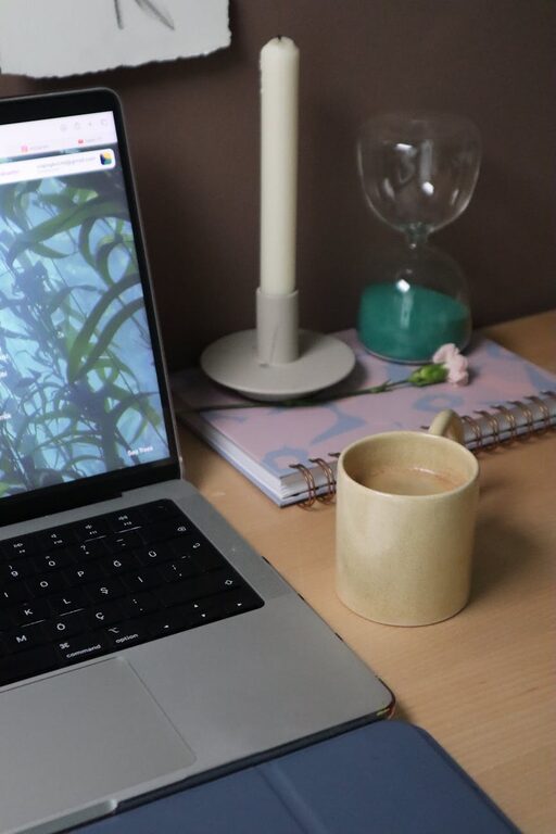 Simple Routines to Start and End Your Workday with Ease